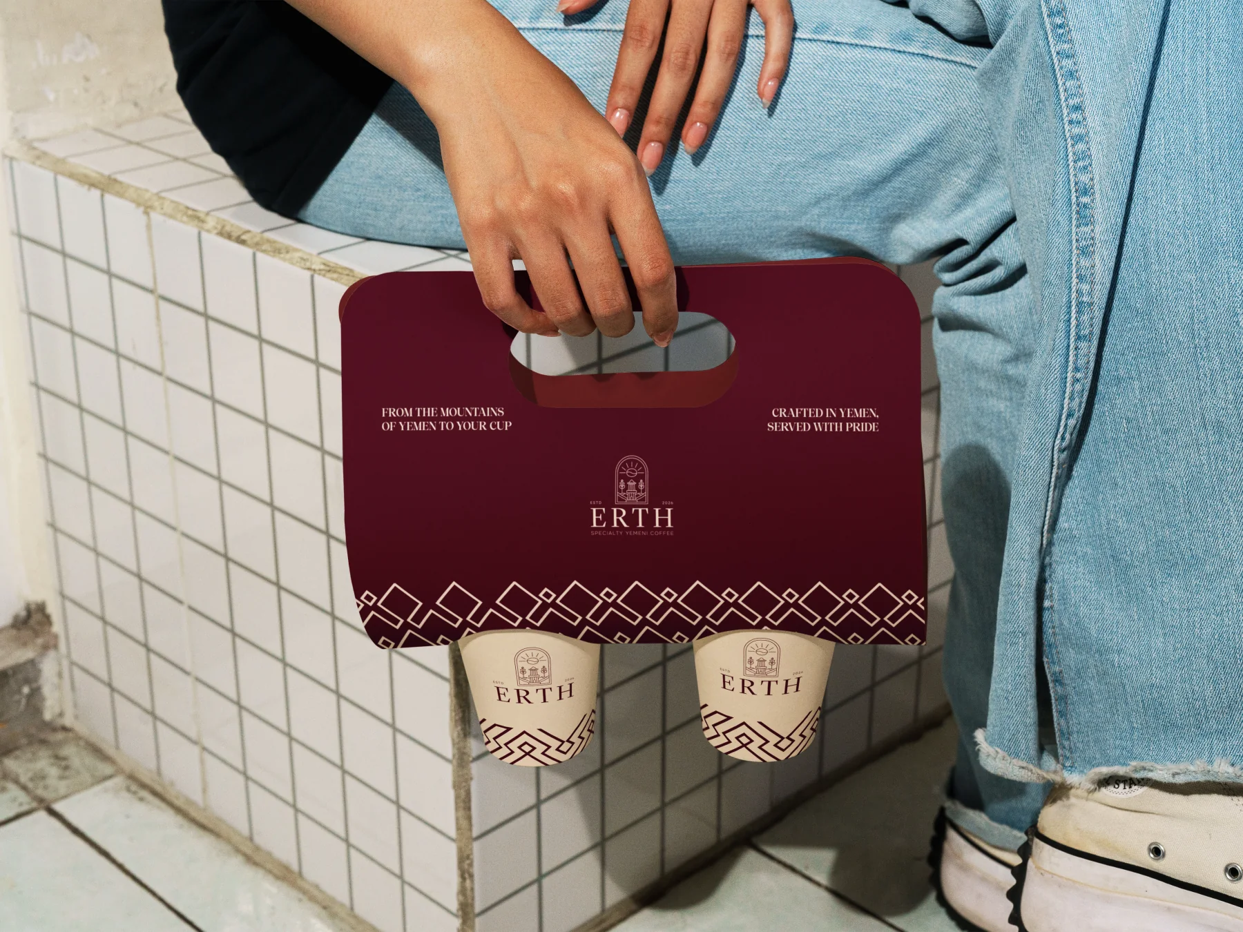 ERTH takeaway carrier and coffee packaging